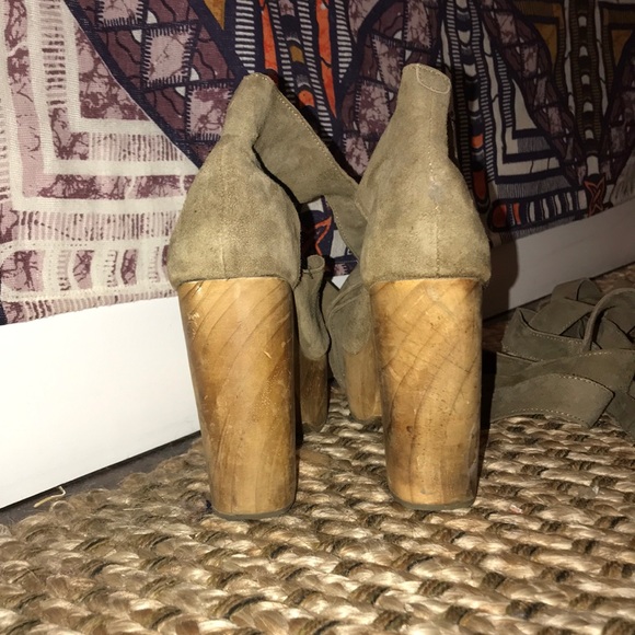 Free People suede tie up clogs/platforms - Picture 4 of 4